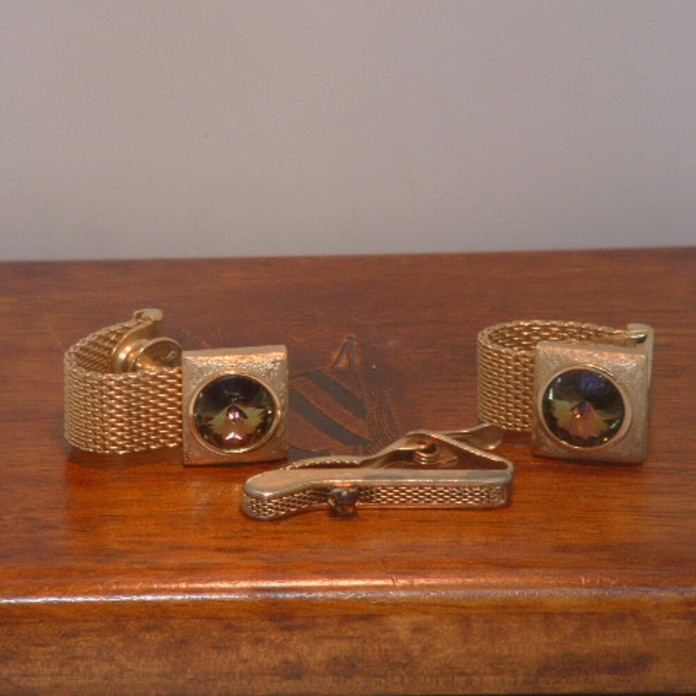 Pre-Owned Men’s Vintage Swank Gold Tone Large Stone Tie Bar & Cuff Link Set